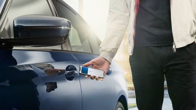 Bmw Introduces The First Iphone Enabled Digital Car Key Channel Post Mea