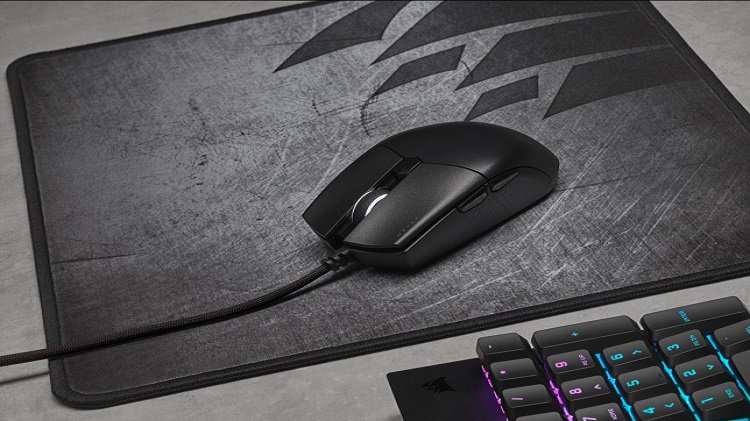 CORSAIR introduces new gaming mouse and extended mouse pad